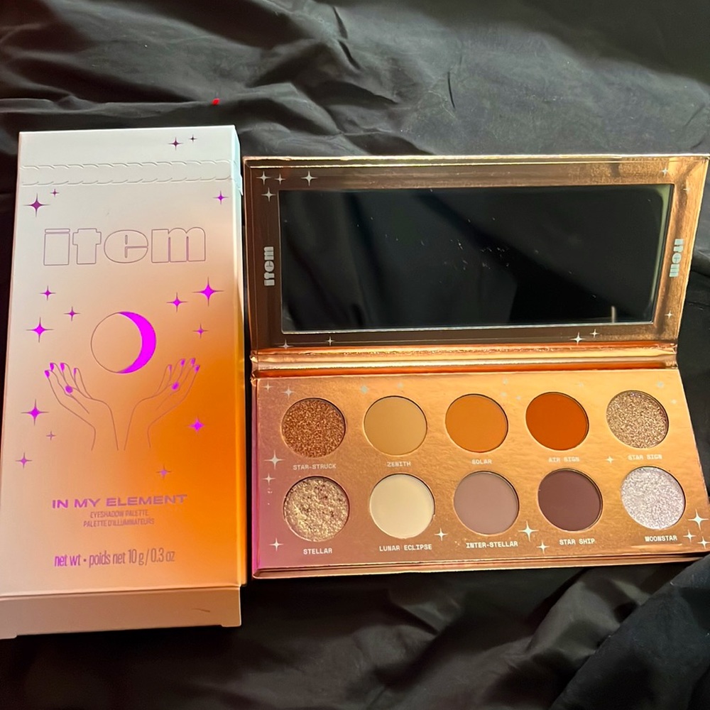 🆕Item “In My Element” Eyeshadow Palette💋